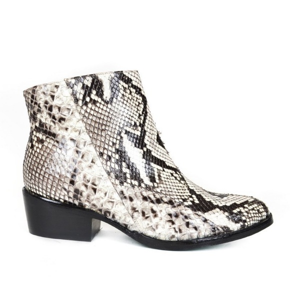 Elia Women’s Natural Python Boot - Picture 4 of 5